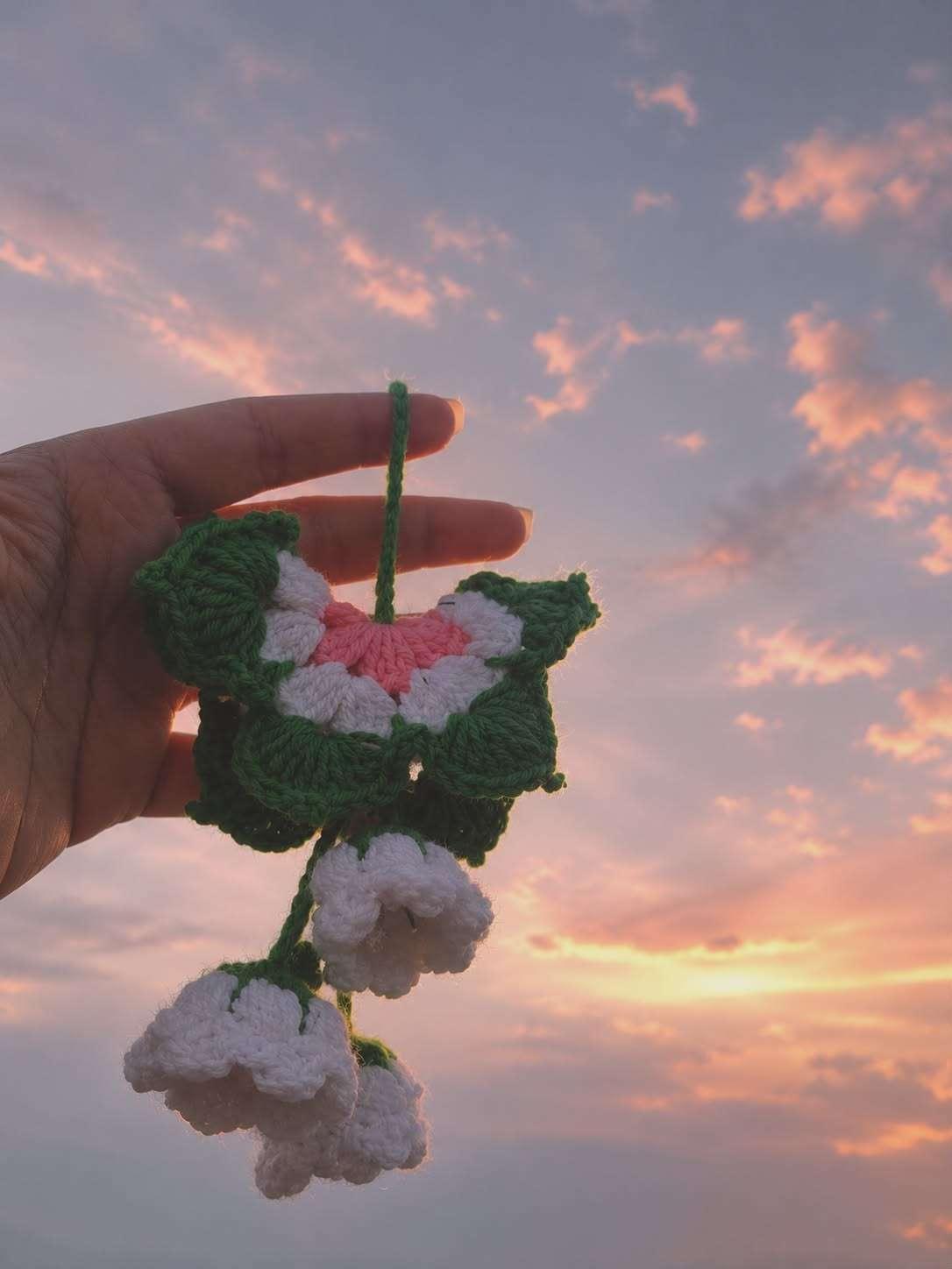 Petal Cascade Hair Tie - Image 1