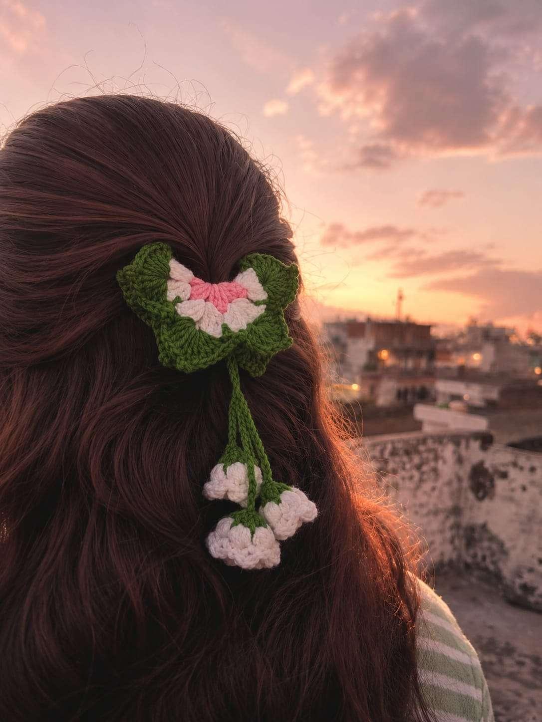 Petal Cascade Hair Tie - Thumbnail 2